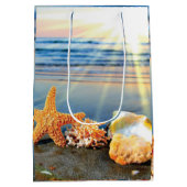 貝殻とヒトデのビーチ ミディアムペーパーバッグ (裏面)