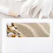 貝殻と石を持つ砂。ビーチ組成 ラベル (インサイチュ)