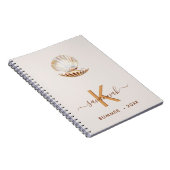貝殻真珠ベージュ貝柱モノグラム ノートブック (右側)