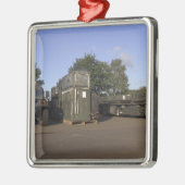 貨物の準備 メタルオーナメント (左)