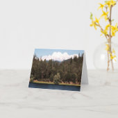 貯水池を春...... カード (黄色い花)