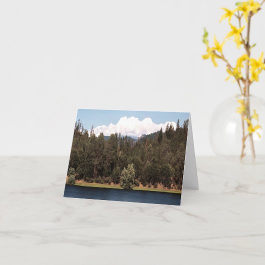 貯水池を春...... カード (黄色い花)