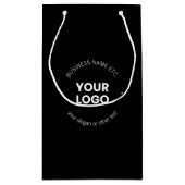 貴社のロゴと編集可能なテキスト | 黒と白 スモールペーパーバッグ (裏面)
