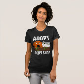 買い物をしない、猫と犬の救出Tシャツ Tシャツ (正面フル)
