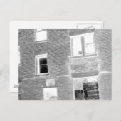 賃貸料-陰性のための断念されたアパート ポストカード (正面/裏面)