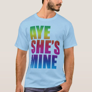 賛成彼女は鉱山GLBTのおもしろTシャツです Tシャツ