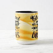 賛美お皿を盛る者だ ツートーンマグカップ (中央)