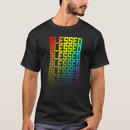 賛美Lgbtq+レインボーゲイプライド文字フェードグラフィック Tシャツ (正面)