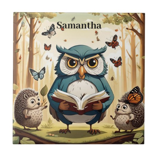 賢い古いフクロウ、蝶、ハリネズミ編集可能な名前 タイル (正面)