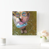 賢い猫の人間の目のスマイルおもしろいと眼鏡 スクエア壁時計 (ホーム)