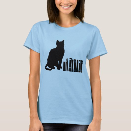 賢い猫-猫および本 Tシャツ (正面)