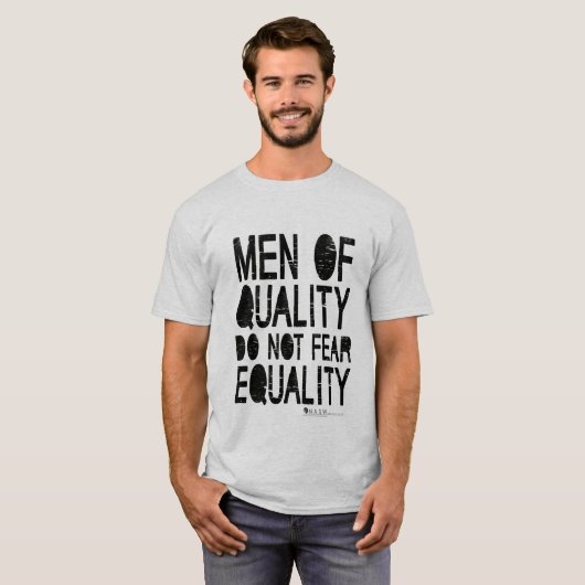質の人は平等を恐れていません Tシャツ (正面フル)