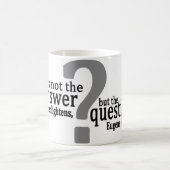 質問はマグを啓発します コーヒーマグカップ (中央)