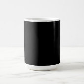 質感のある真っ黒な背景が モーフィングマグカップ (中央)