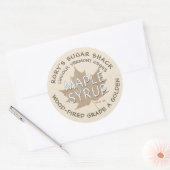 質感クラフトメープルリーフオンサンドストーンメープルシロップ ラウンドシール (封筒)