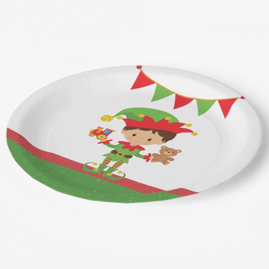 贈り物と白い背景を持つ小妖精や小人 ペーパープレート (アングル)