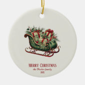 贈り物と緑のあるヴィンテージクリスマスそり セラミックオーナメント (正面)