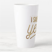 贈り物になる花嫁 – 私はYes金箔と言っフェイクた カフェラテマグ (正面)