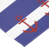 赤いいかりが付いている航海ので青および白のストライプ テーブルクロス (アングル)