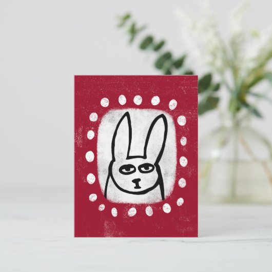 赤いおもしろいはがき上のウサギ ポストカード (スタンド正面)