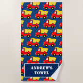 赤いおもちゃのダンプトラックの建築のテーマのカスタムの子供 ビーチタオル (正面)