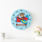 赤いおもちゃの飛行機のテディー・ベアのパイロット; 青い縞 ラージ壁時計 (ホーム)