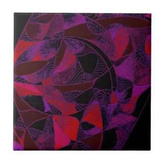 赤いおよび紫色のヴィンテージのステンドグラスのタイル タイル