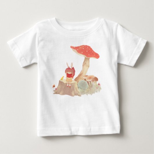 赤いきのこの下のウサギの少女の読書、 ベビーTシャツ (正面)
