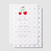 赤いさくらんぼの緑の弓を追加QRベビーシャワー ベラム紙招待状 (オフセット (招待状))