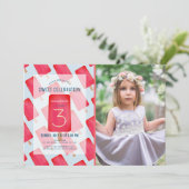 赤いちごポップシクルガールフォト誕生日 招待状 (スタンド正面)