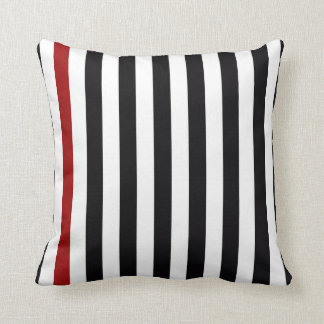 赤いでストライプ クッション