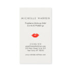 赤いはっきりした唇の水の色メイクアップアーティスト