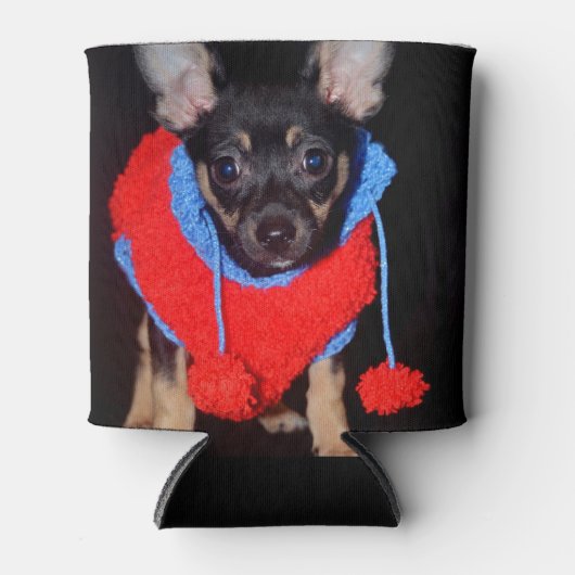 赤いウールのセーターを着た可愛い子犬 缶クーラー (正面)