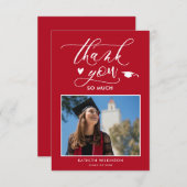 赤いエレガントスクリプトのミニマル写真卒業 サンキューカード (正面/裏面)