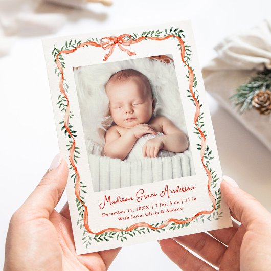 赤いエレガントリボンと緑のフォト誕生 案内状