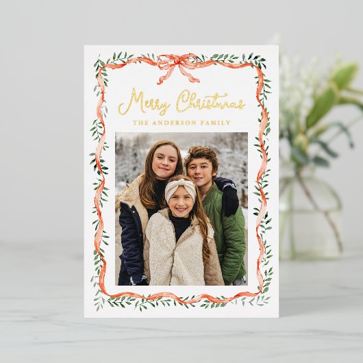 赤いエレガントリボンと緑2枚の写真 箔シーズンカード (立ち正面)