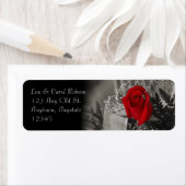 赤いエレガントローズフェードアウト白黒のブーケ ラベル (インサイチュ)