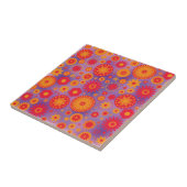 赤いオレンジ及び紫色の腰回りが大きな花模様 タイル (側面)