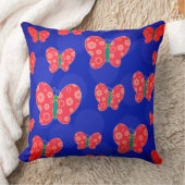 赤いオレンジ色の前翅を持つ暗緑色の蝶 クッション (ブランケット)