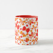 赤いオレンジ色の花園のかわいい蝶 マグカップ (中央)