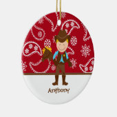 赤いオーナメントを持つかわいいカウボーイ セラミックオーナメント (右)