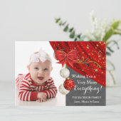 赤いオーナメントフォトクリスマス シーズンカード (スタンド正面)