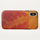 赤いカエデの葉の抽象的な秋の自然写真 Case-Mate iPhoneケース (裏面(横))