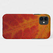 赤いカエデの葉の抽象的な秋の自然写真 Case-Mate iPhoneケース (裏面(横))