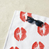 赤いキスをする唇Thunder_Cove ビーチタオル (インサイチュ)