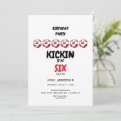赤いキッキンイット サッカー 6歳の誕生日パーティー 招待状 (スタンド正面)