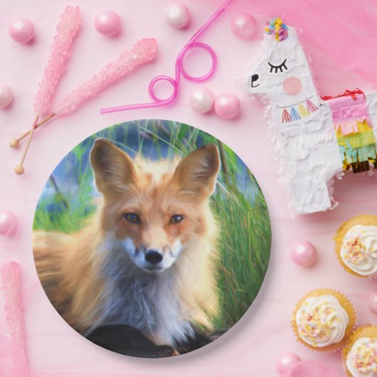 赤いキツネが草の風光明媚な野生動物に敷設 ペーパープレート (パーティー)