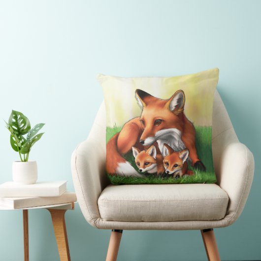 赤いキツネの母親と草の中のキット クッション (椅子)