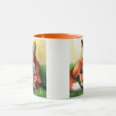 赤いキツネの母親と草の中のキット マグカップ (中央)