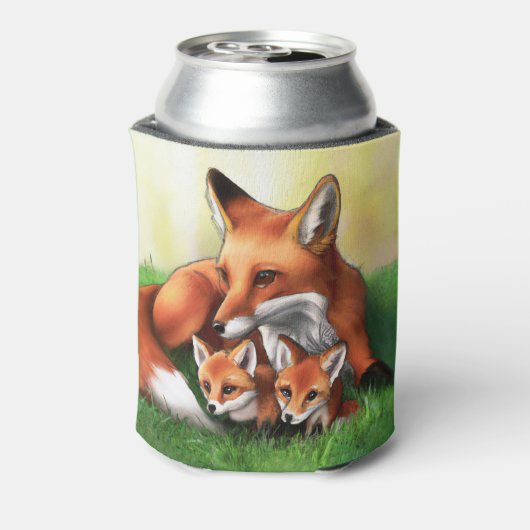 赤いキツネの母親と草の中のキット 缶クーラー (缶裏面)